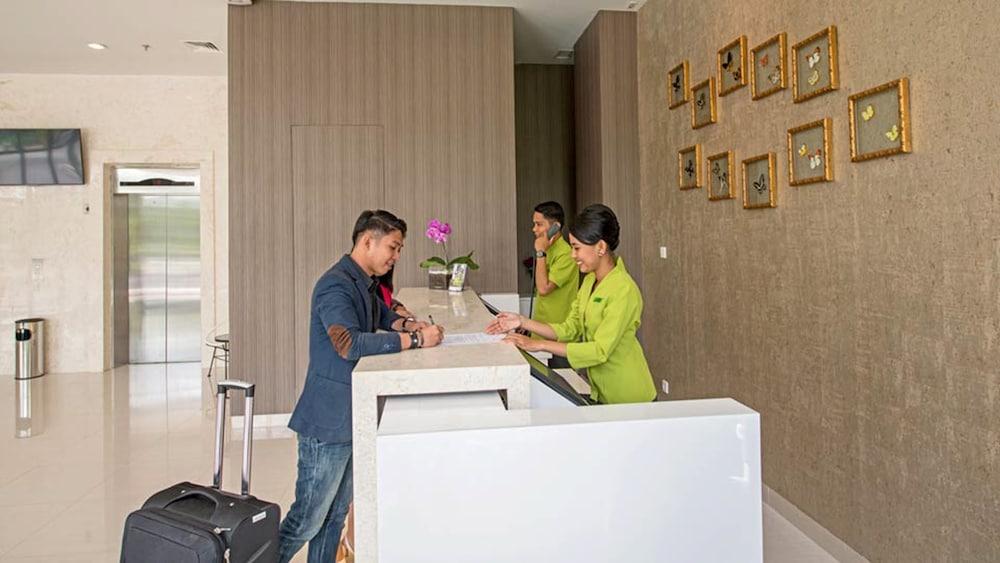 Whiz Prime Hotel Hasanuddin Makassar Dış mekan fotoğraf
