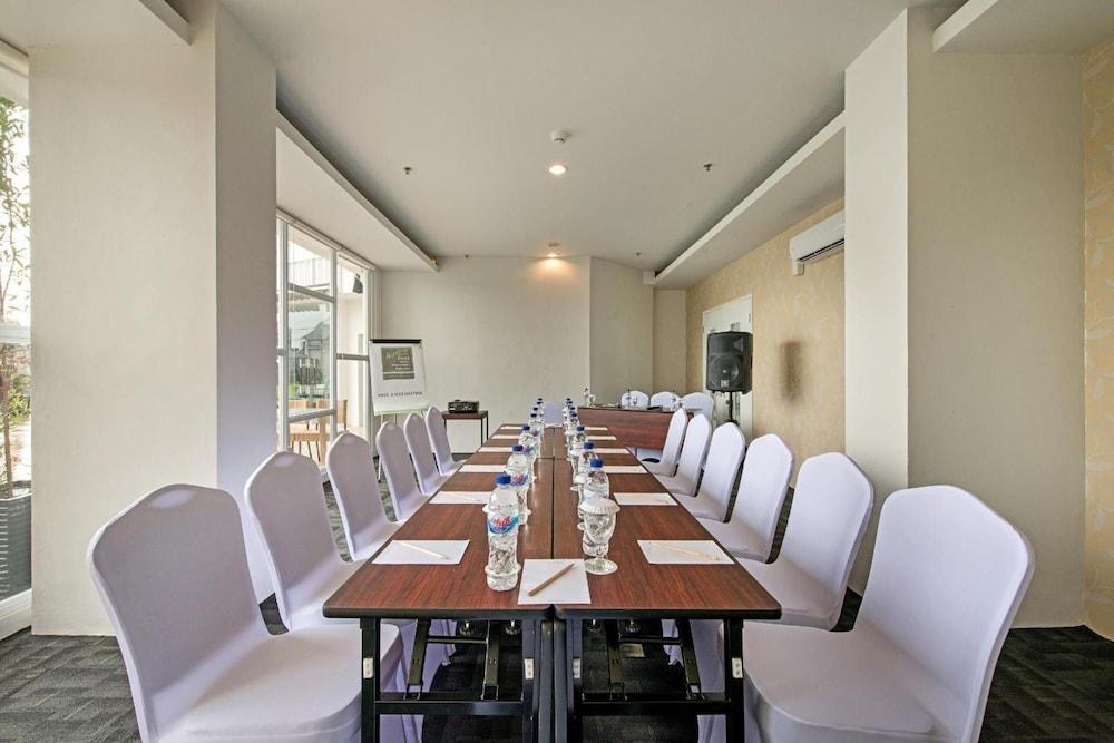 Whiz Prime Hotel Hasanuddin Makassar Dış mekan fotoğraf
