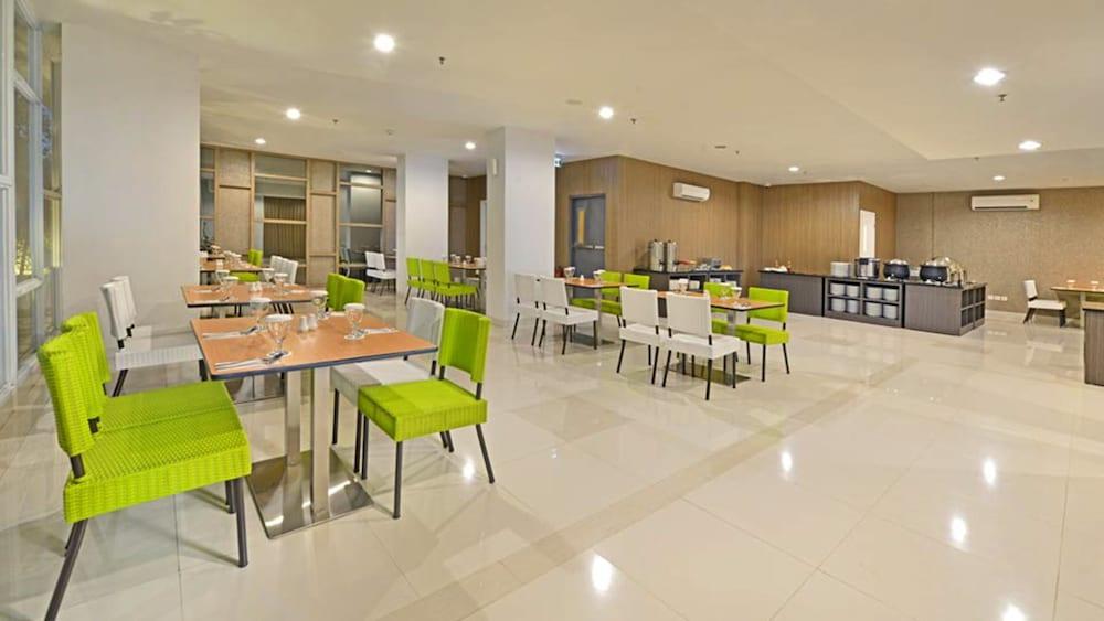 Whiz Prime Hotel Hasanuddin Makassar Dış mekan fotoğraf